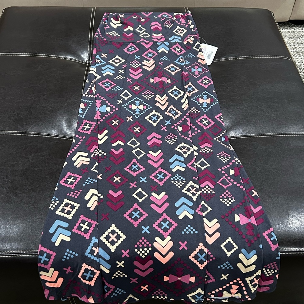 LuLaRoe Women's Size Small Maxi Skirt 30"waist w/out stretching NWT